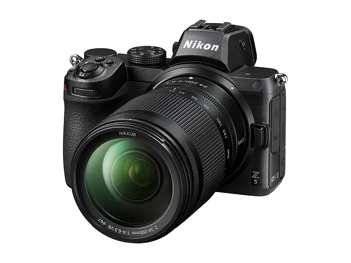 Nikon Z5 Kit Nikkor Z 24-200mm f/4-6.3 VR + SD 64GB Fotocamera Mirrorless Full Frame